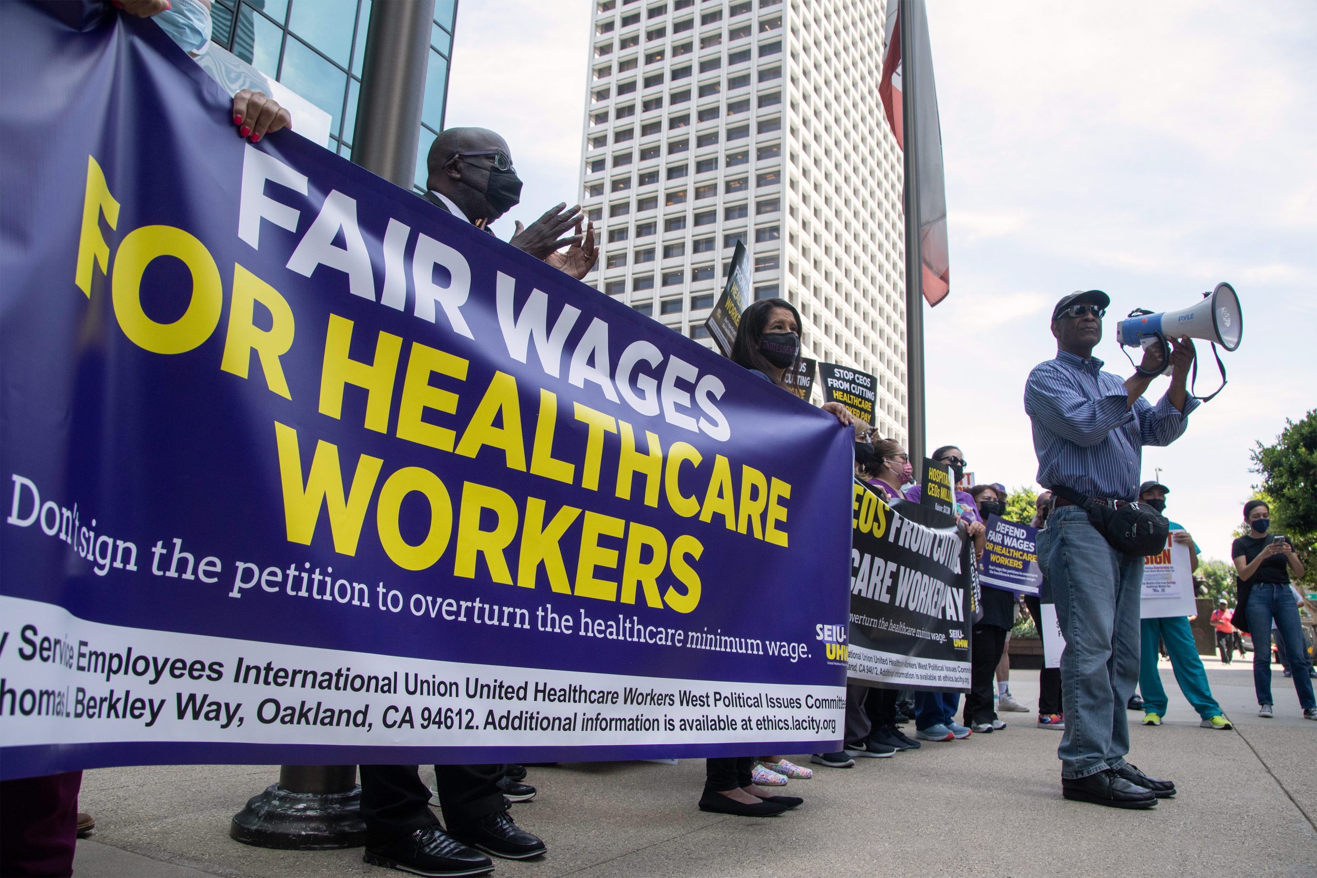 In California, Democrats Propose 25 Minimum Wage for Health Workers