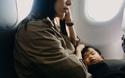 Doctors Reveal The 5 Secrets To Soothing Kids’ Ears On A Plane