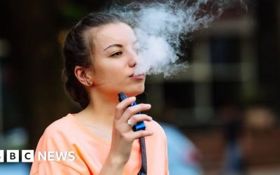 Vaping: Government plans under-age crackdown
